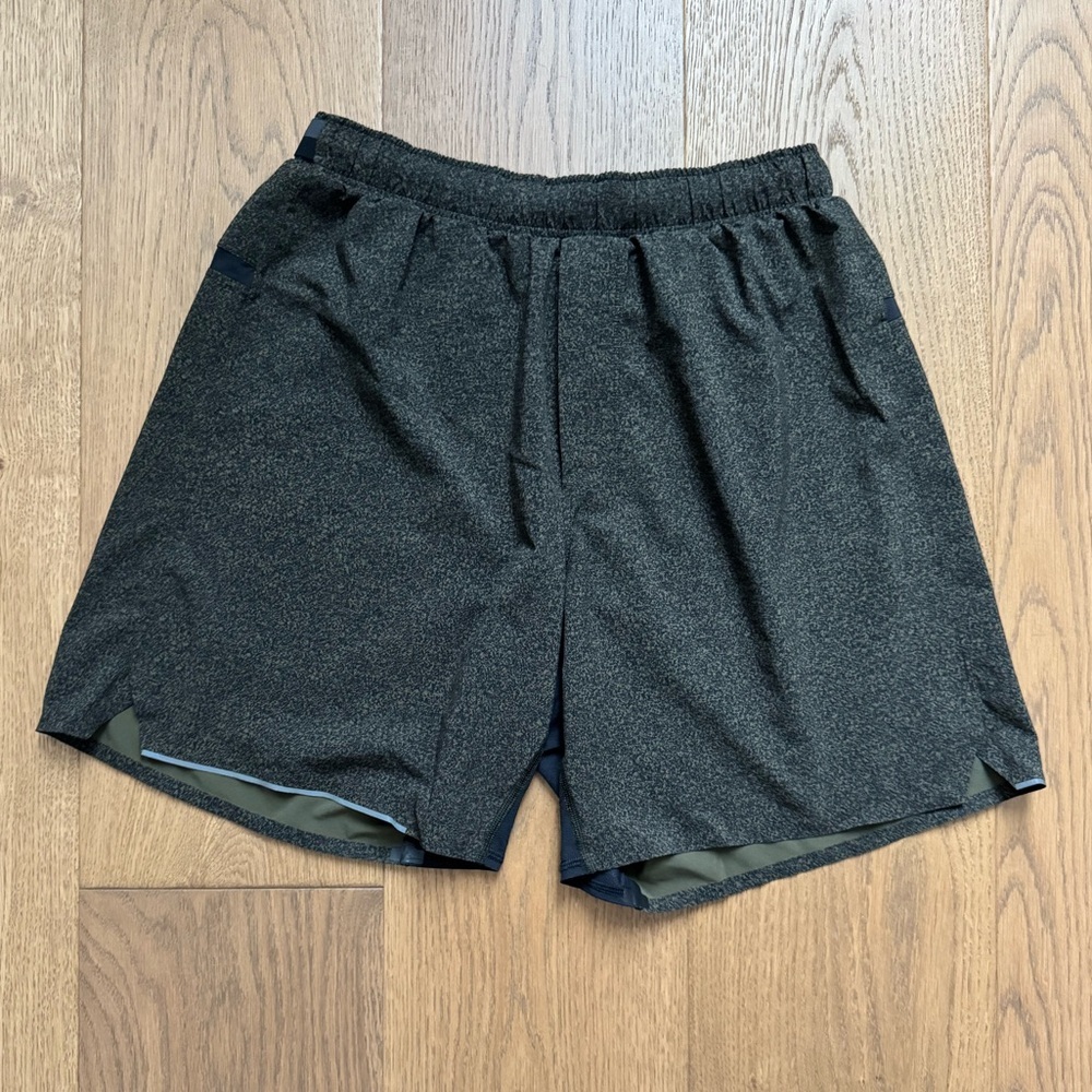 Lululemon Men’s Linerless Surge Short 7” - Heather Green - Size M - EUC